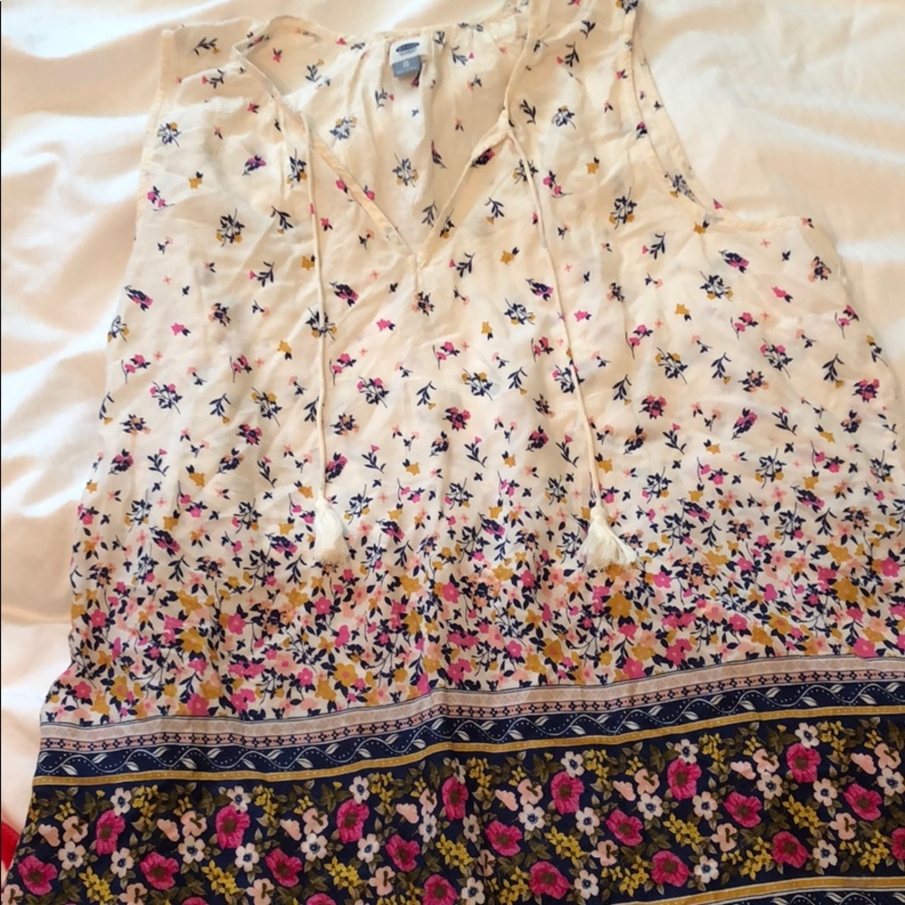 Old Navy XL flower pattern shirt